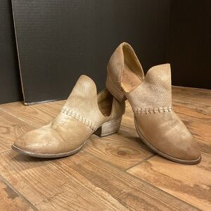 Preowned Roan by Bed Stu Gaze ankle booties sz 8 1/2